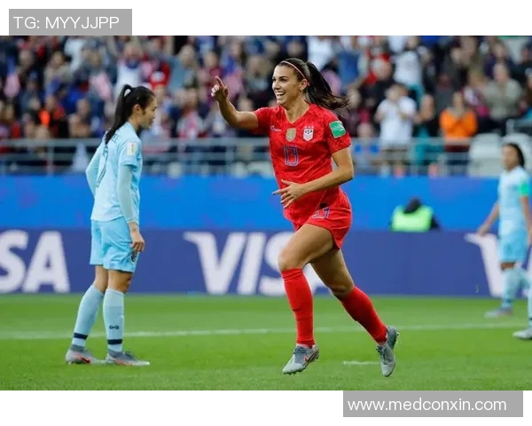 当绿茵场上的爱情邂逅足球明星与平凡女孩的浪漫故事